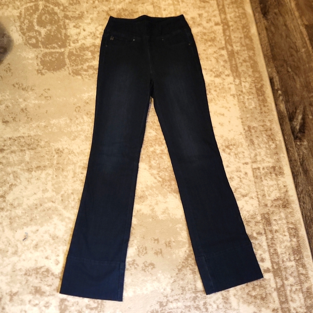 NWOT Belle by Kim Gravel pull on dark denim straight jeans